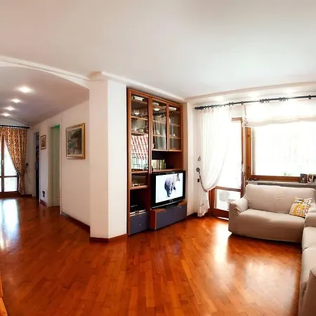 Regina - 120sqm, 3 Bedrooms, 1 Free Parking Spot Apartment *