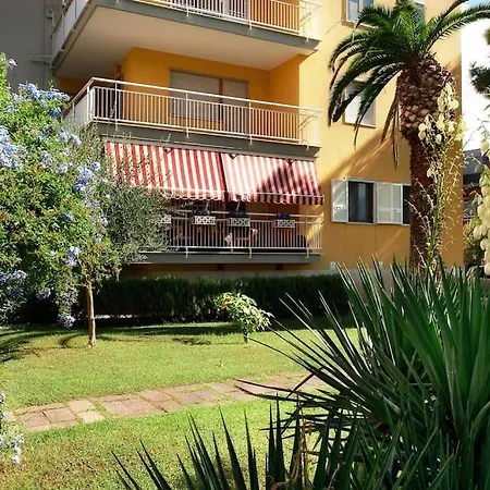 Regina - 120sqm, 3 Bedrooms, 1 Free Parking Spot Apartment *